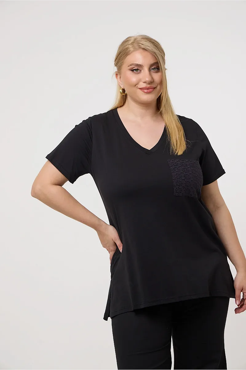 Μαύρο T-Shirt Με Κεντημένη Τσέπη