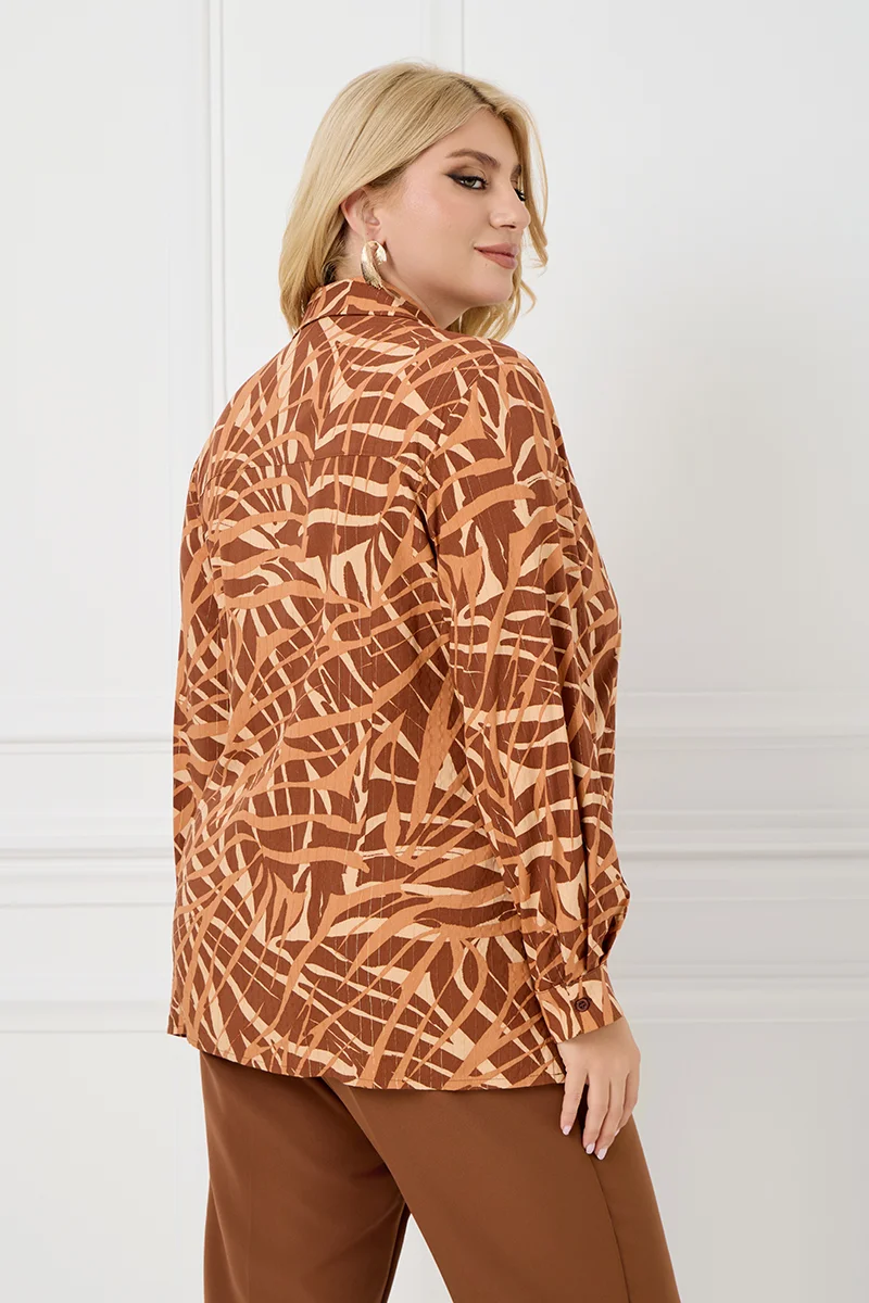 Σοκολατί Πουκάμισο Με Χρυσή Κλωστή