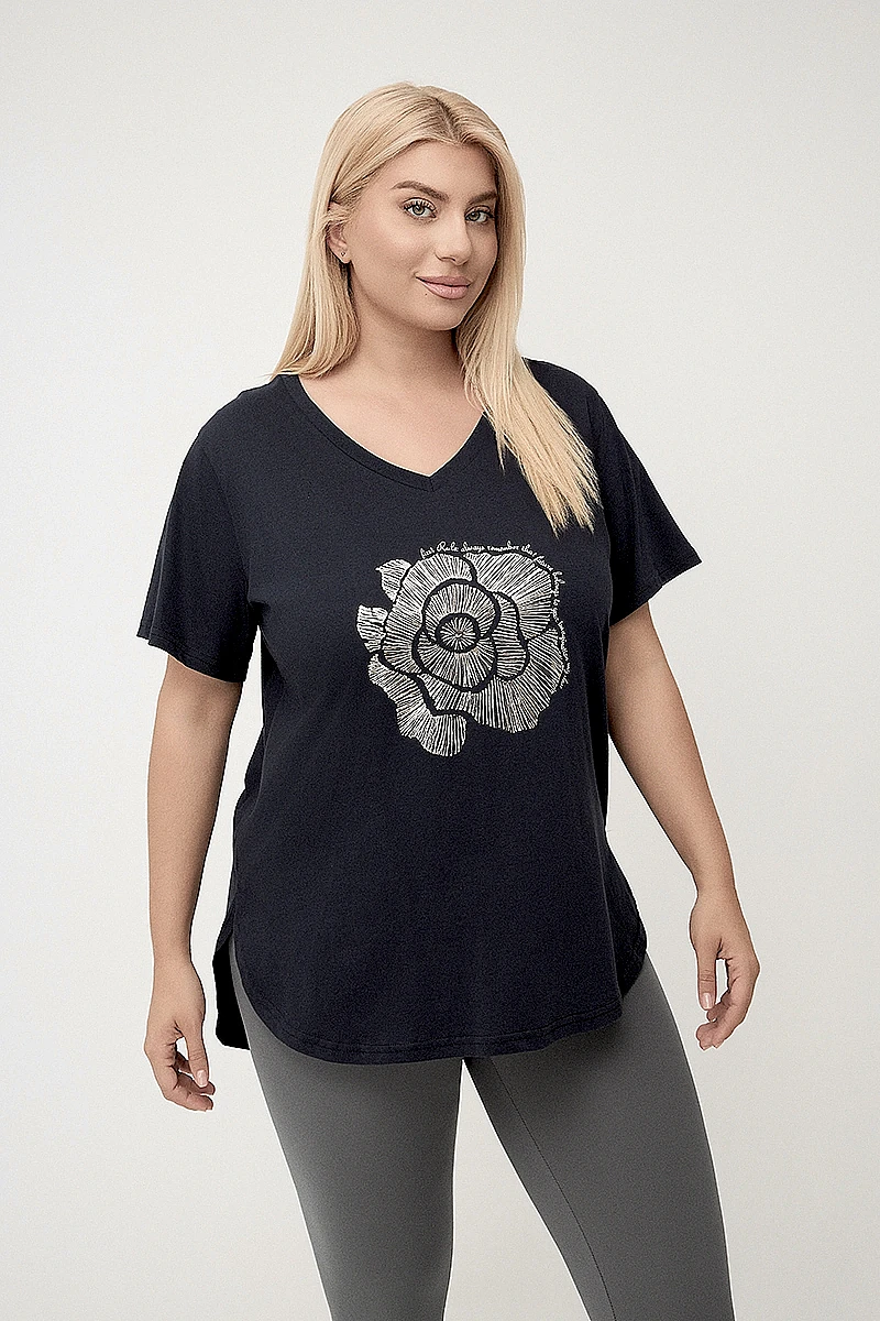 Μαύρο Plus Size Rose T-Shirt 